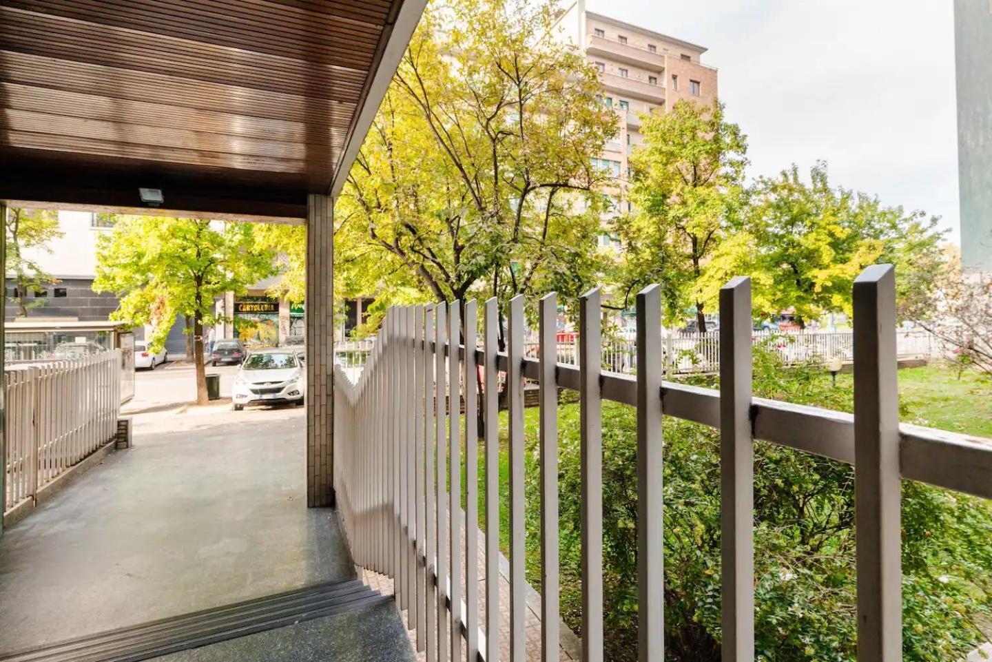 Luxury 2 Bedroom Apartament, Close To San Siro, Fiera And 10 Min Metro To Duomo Milan Exterior photo